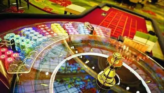 Simbol keamanan dan privasi digital sebagai ilustrasi perlindungan data pengguna solidplay99